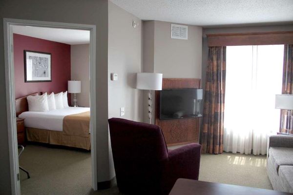 GrandStay Ames